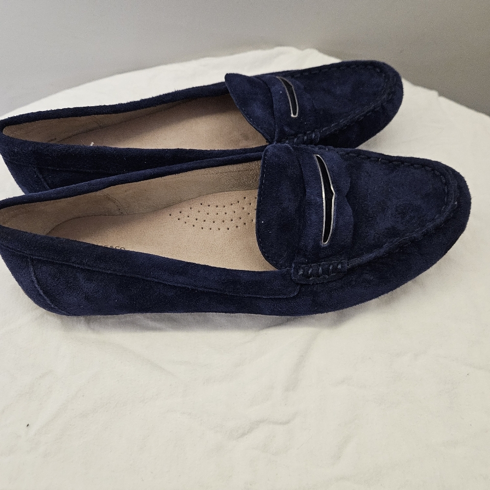 G.H.Bass & Co Navy Suede Moccasins Women Size 9 - Picture 8 of 14
